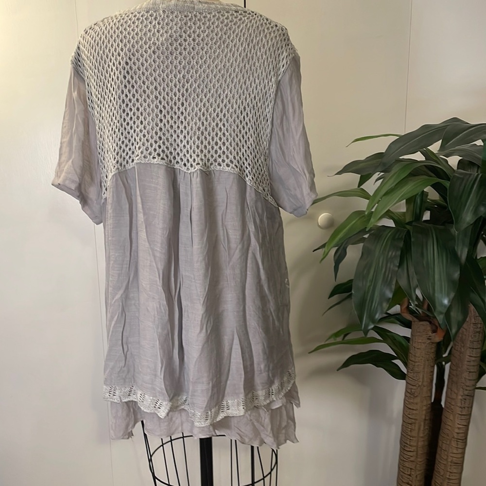 Simply Couture grey scoop neck short sleeve tunic with flowers - Picture 4 of 7